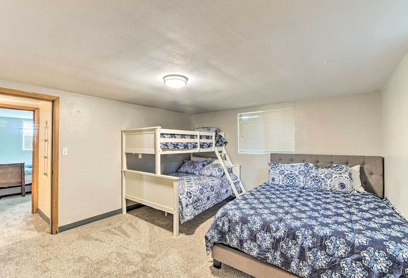 Family Friendly Yakima Escape W/ Yard & Pool!