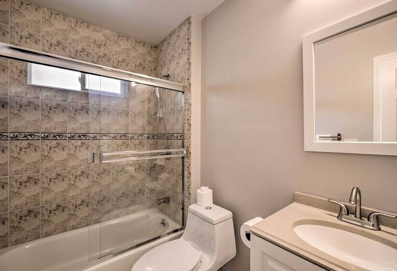 Family Home In Walkable Area Near Silicon Valley!