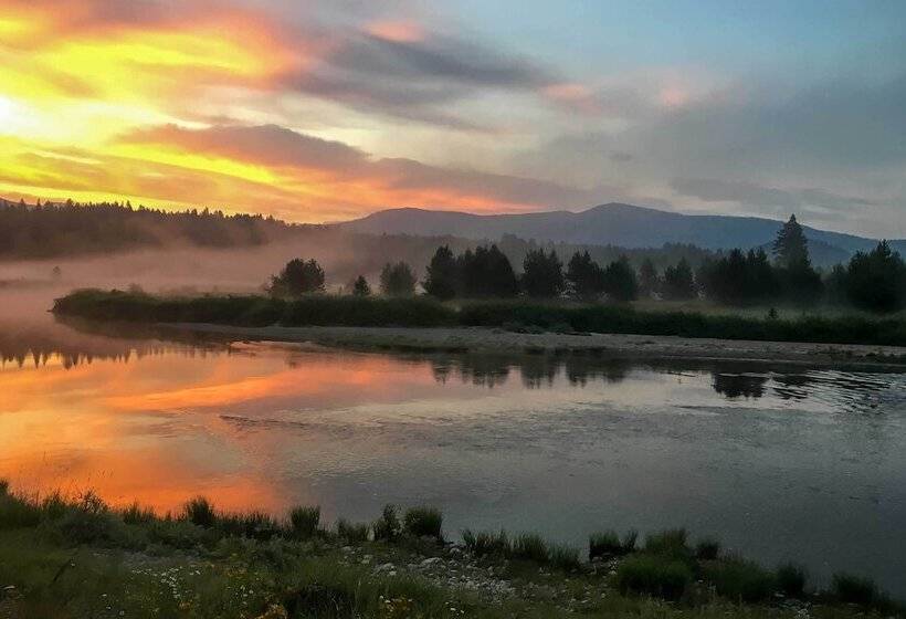 Family Home W/ Stunning River & Mountain View