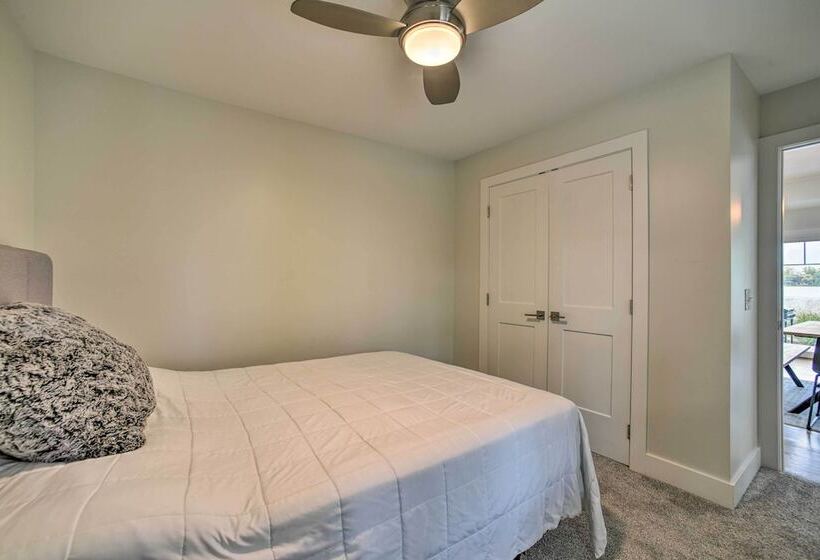 Fenton Home W/ Patio & All Sports Lake Access