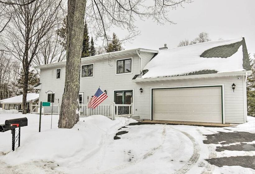Fishing Haven: Family Home On Indian Lake