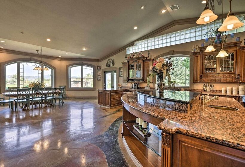 Flawless Durango Home W/ Theater + Pool Table