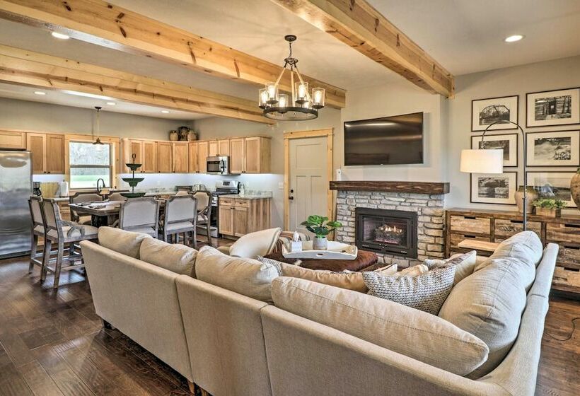 Flippin Home On White River W/ Fire Pit & Views!