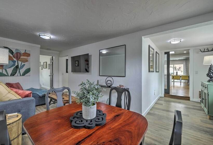 Fredericksburg Getaway W/ Covered Deck & Fire Pit!