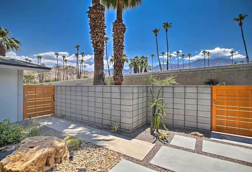 Funky Palm Springs Paradise Near Golf Courses