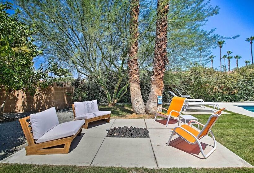 Funky Palm Springs Paradise Near Golf Courses