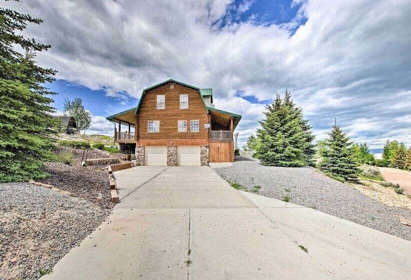 Scenic Views & Game Room: Garden City Retreat!