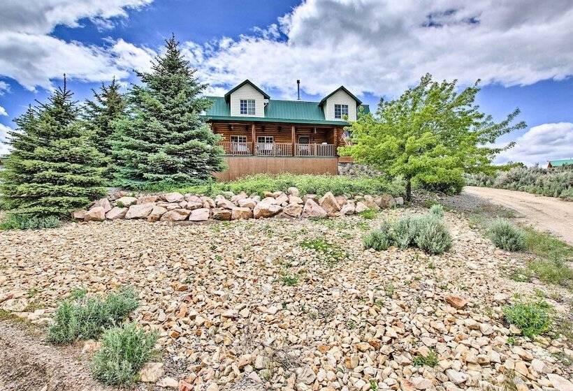 Scenic Views & Game Room: Garden City Retreat!