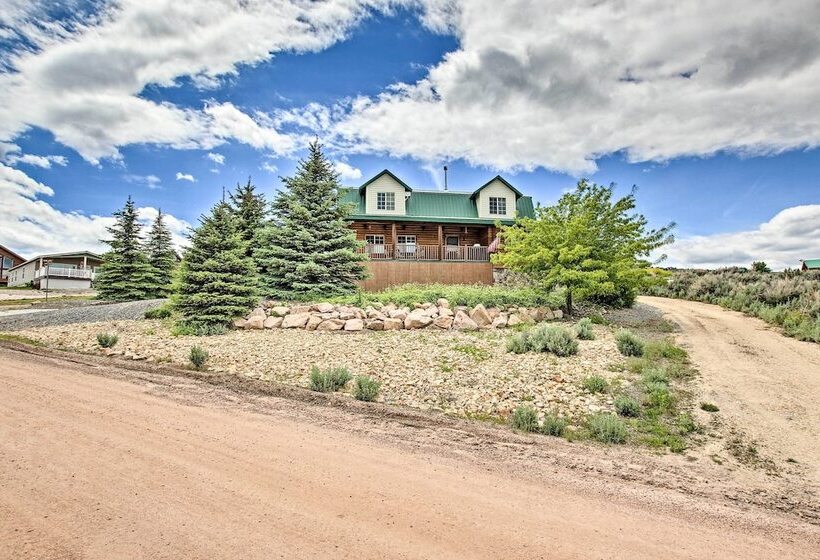 Scenic Views & Game Room: Garden City Retreat!