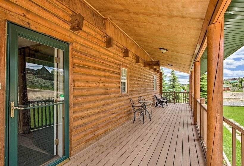 Scenic Views & Game Room: Garden City Retreat!