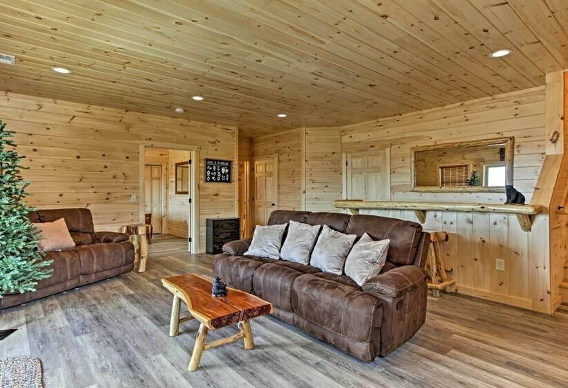 Private Hot Tub: Gatlinburg Cabin In The Clouds