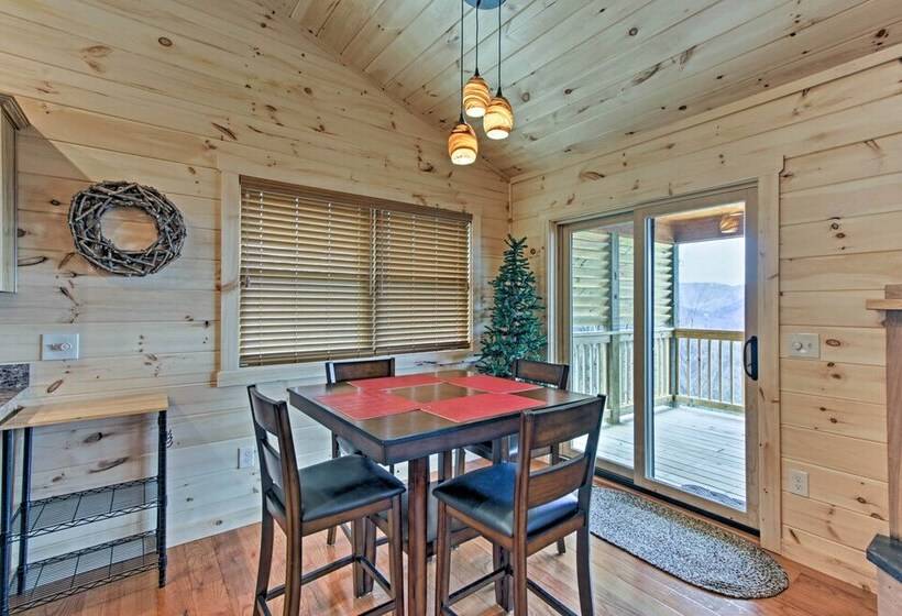 Private Hot Tub: Gatlinburg Cabin In The Clouds