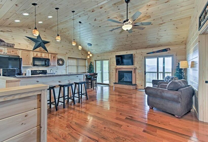 Private Hot Tub: Gatlinburg Cabin In The Clouds