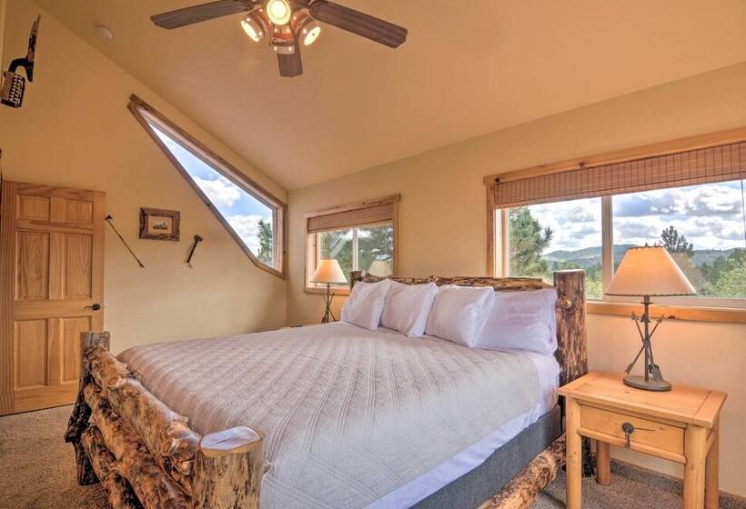 Gorgeous Alton Cabin W/ Deck + Mountain Views