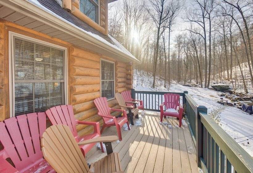 Grand 4,000 Sq Ft House   11 Miles To Lancaster!