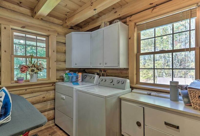 Grand 4,000 Sq Ft House   11 Miles To Lancaster!