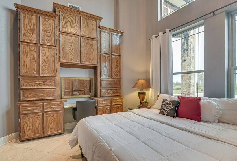 Grand Rosharon Estate On 10 Acres Of Farmland