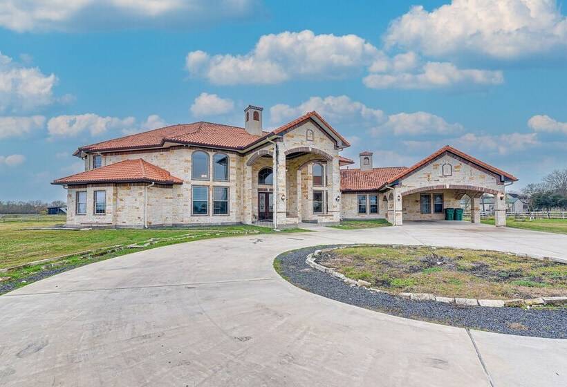 Grand Rosharon Estate On 10 Acres Of Farmland