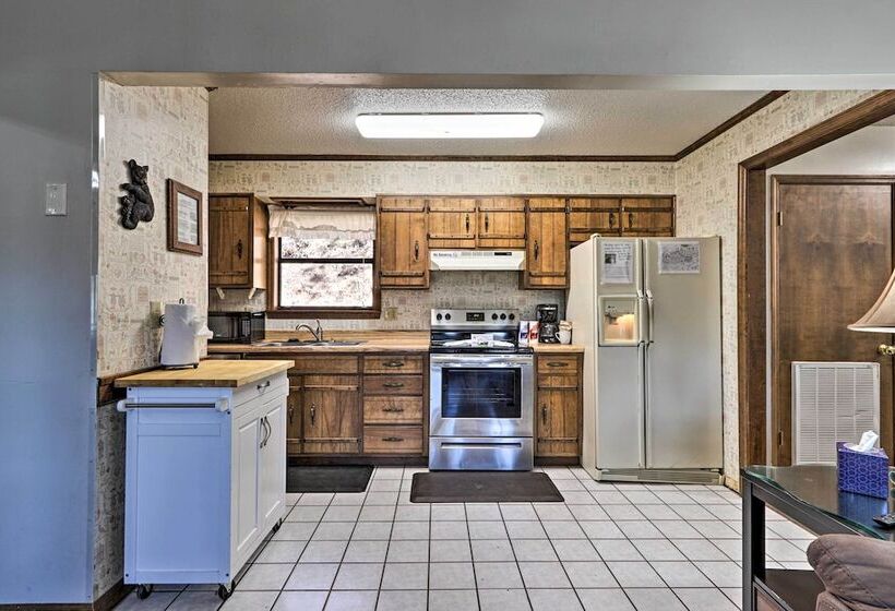 Smoky Mountain Cabin: 4 Acres, 3 Mi To Gatlinburg