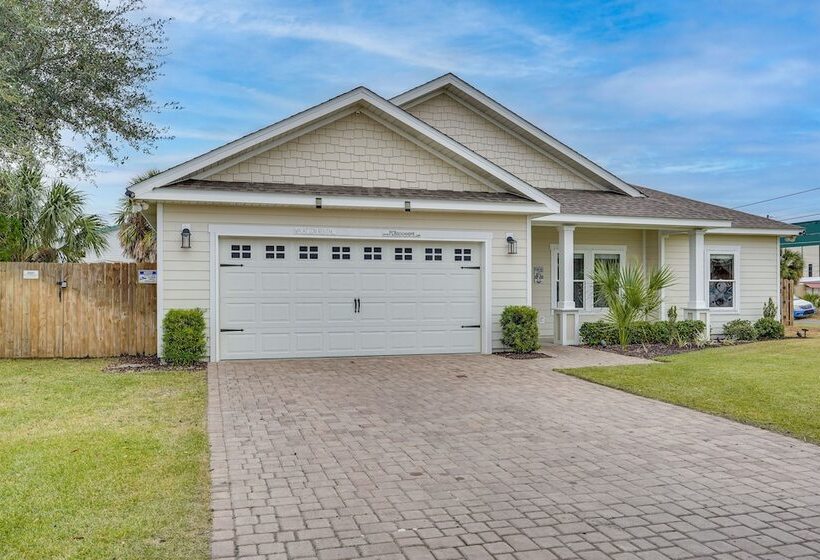 Pcb Home W/ Private Yard < 1/2 Mi To Beach Access!