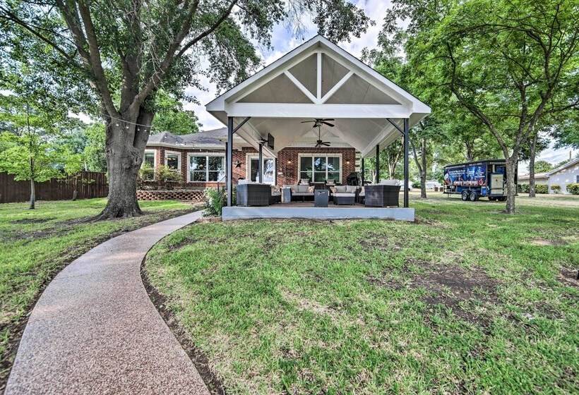 Private Dock & Sunset Views: Gun Barrel City Home