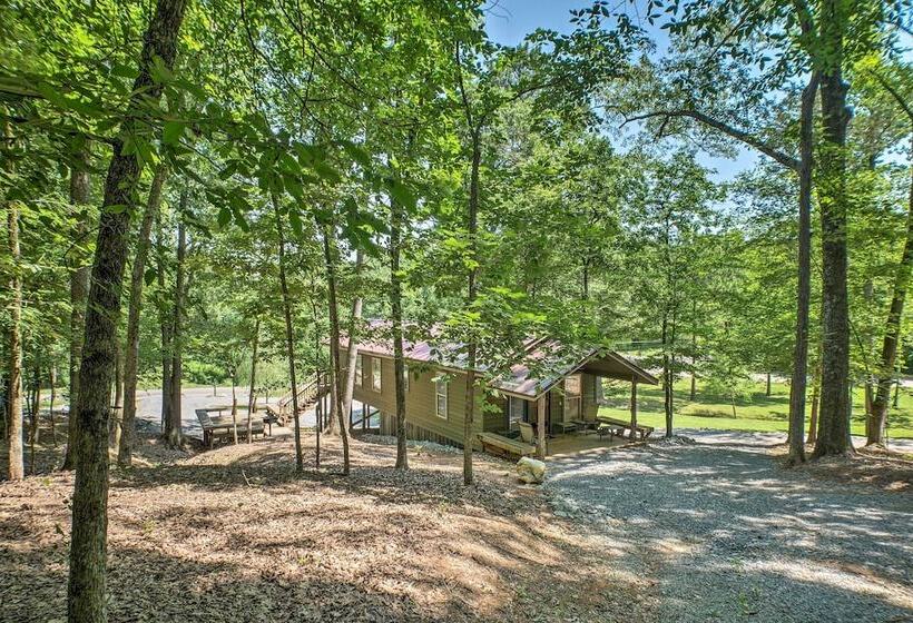 Guntersville Lake Cabin W/ 3 Fishing Ponds!