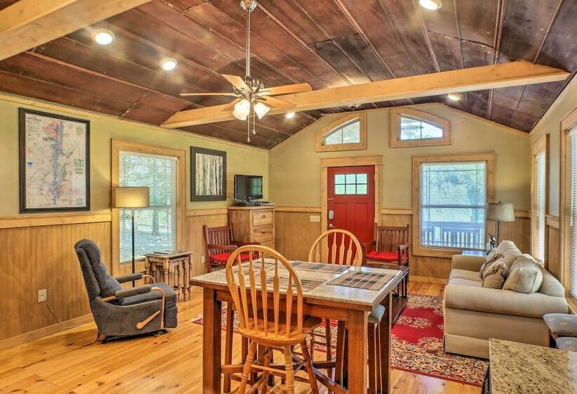 Guntersville Lake Cabin W/ 3 Fishing Ponds!