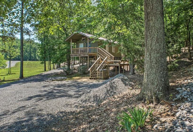 Guntersville Lake Cabin W/ 3 Fishing Ponds!