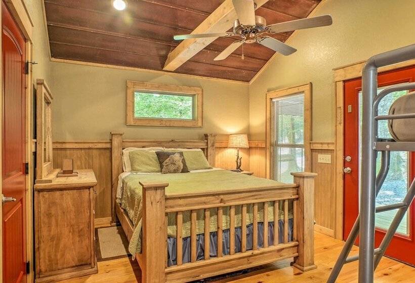 Guntersville Lake Cabin W/ 3 Fishing Ponds!