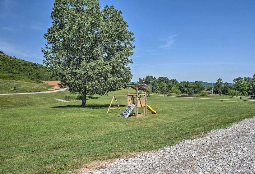 Guntersville Lake Cabin W/ 3 Fishing Ponds!