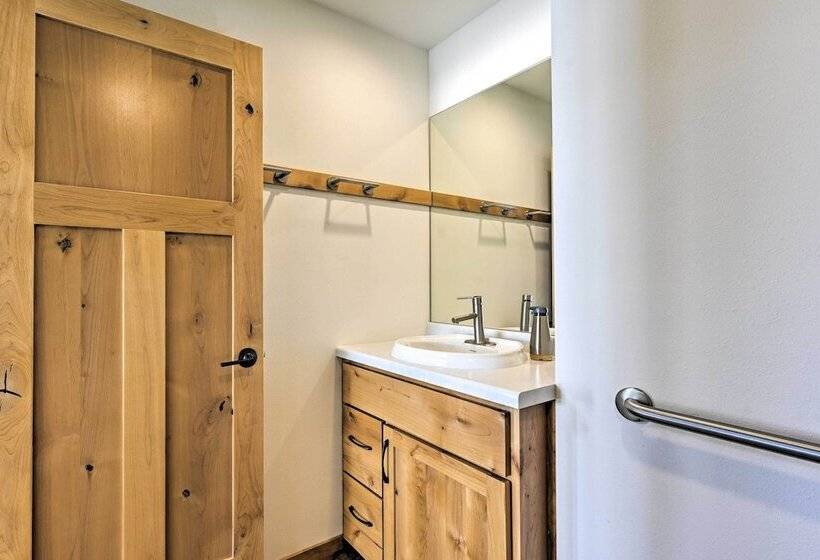 Happys Haven Cabin W/ Gas Grill & Fire Pit!