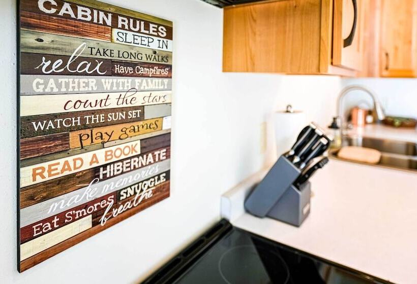 Happys Haven Cabin W/ Gas Grill & Fire Pit!