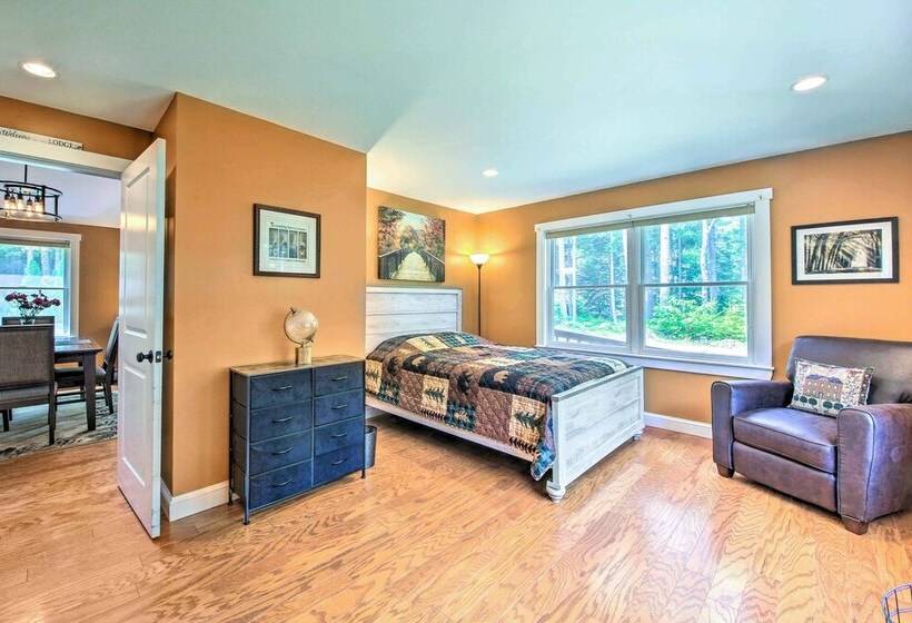 Hidden Gem Cottage  Near Blue Hill Peninsula