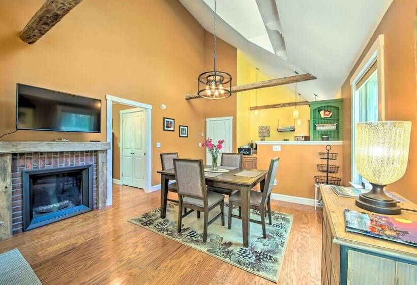 Hidden Gem Cottage  Near Blue Hill Peninsula