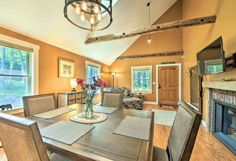 Hidden Gem Cottage  Near Blue Hill Peninsula