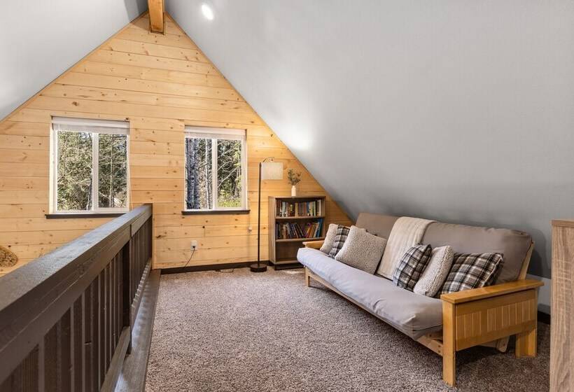 Hikers Haven W/ Hot Tub   Near Mt Rainier!