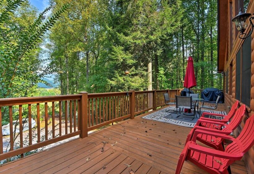 Andrews Cabin W/ Game Room & Covered Porch!