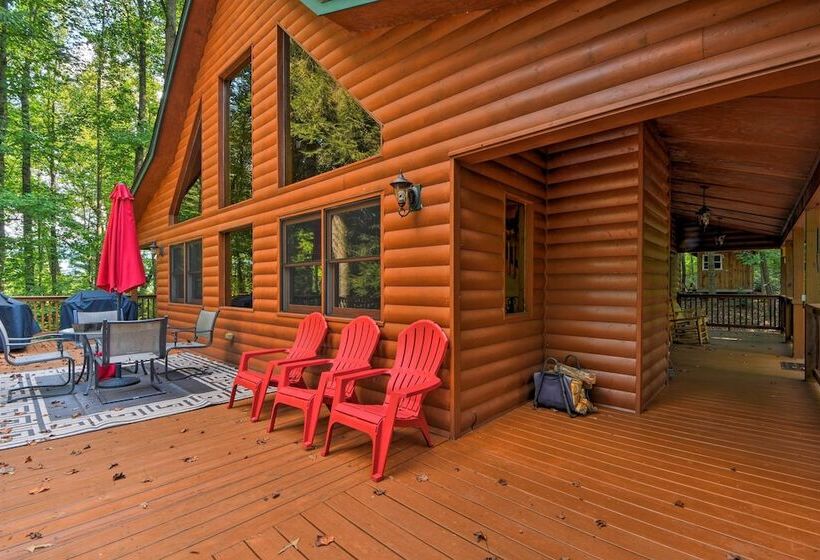Andrews Cabin W/ Game Room & Covered Porch!