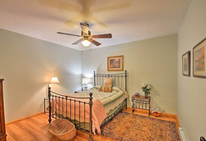 Andrews Cabin W/ Game Room & Covered Porch!