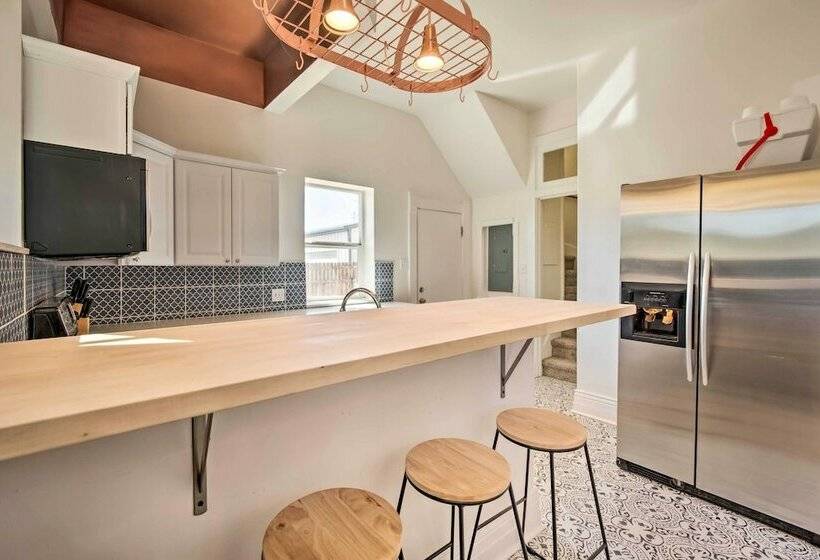 Historic Gambler House ~ 1 Mi From Riverwalk!