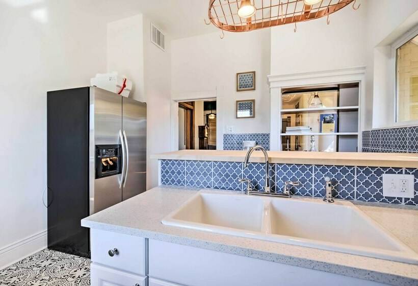 Historic Gambler House ~ 1 Mi From Riverwalk!