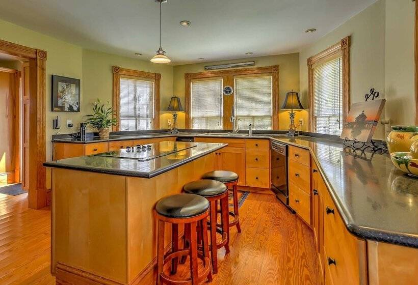 Historic Manteo House On Roanoke Sound W/ Dock!