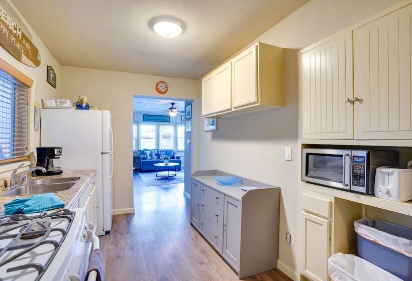 Historic Nautical Retreat Steps From Beach & Bites