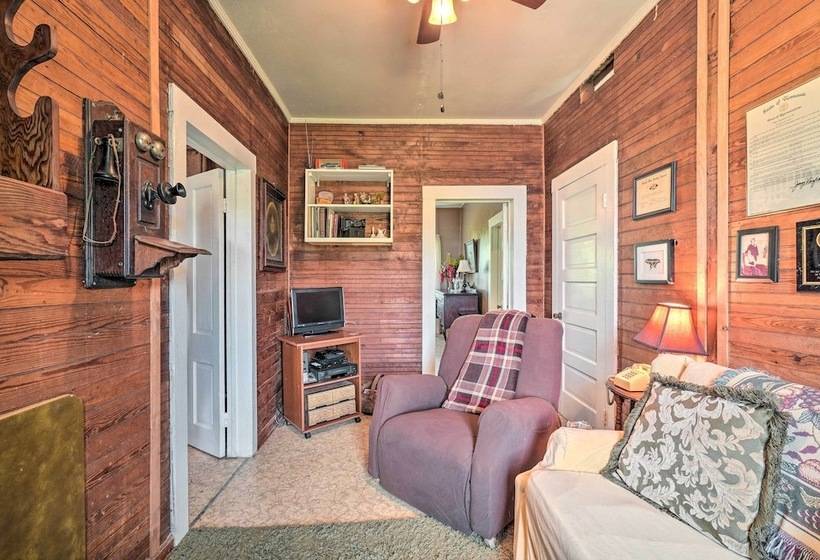 Historic Sparta Home Near Waterfalls & Hikes!