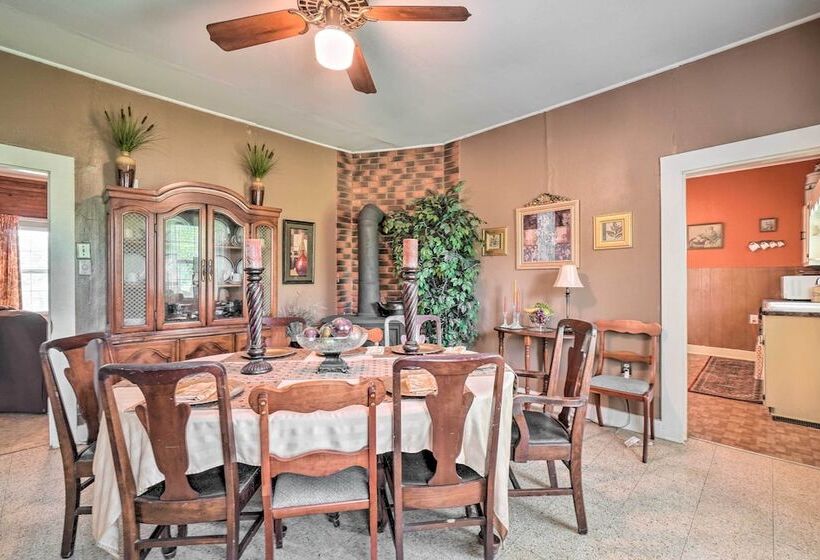 Historic Sparta Home Near Waterfalls & Hikes!