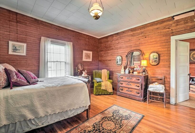 Historic Sparta Home Near Waterfalls & Hikes!