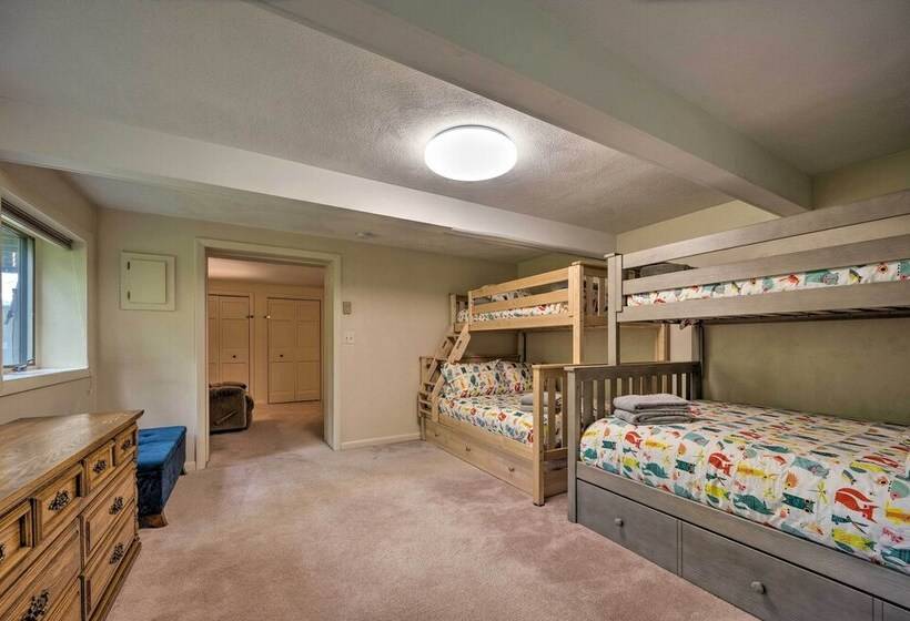 House W/ Balcony ~ 5 Mi To Cranmore Resort!