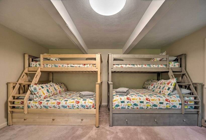 House W/ Balcony ~ 5 Mi To Cranmore Resort!