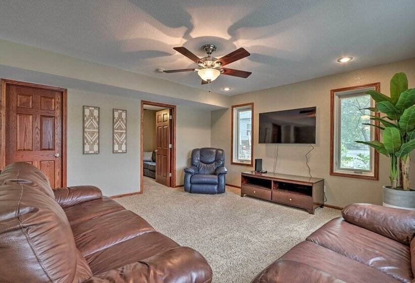 Ideally Located Home W/ Private Dock In Camdenton!