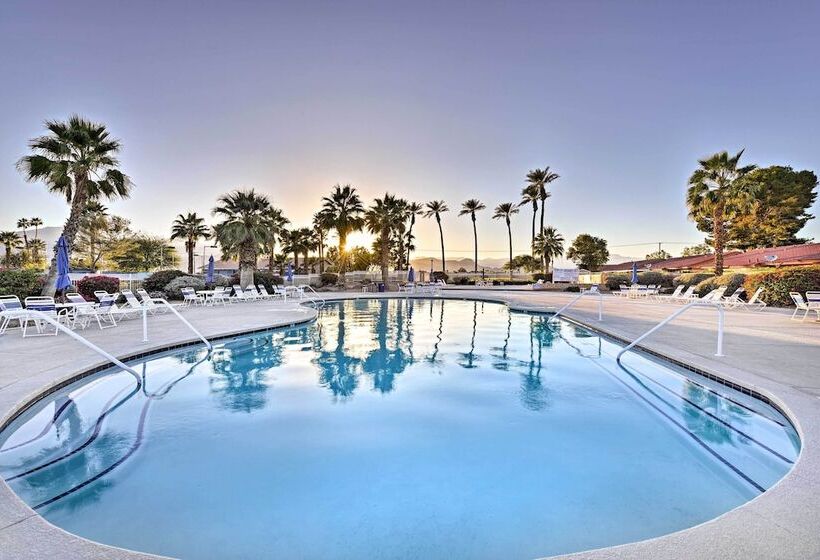 Pool & On Site Golf Course: Modern Indio Retreat